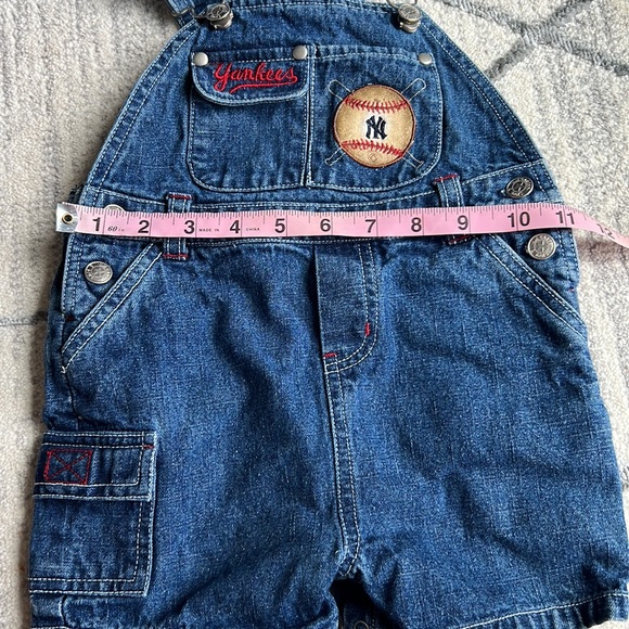 Vintage New York Yankees Denim Overalls SZ 12 months Embroidered Denim Shortalls - Picture 7 of 8